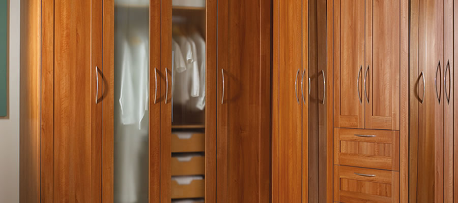 slide-quebec-wardrobe.jpg